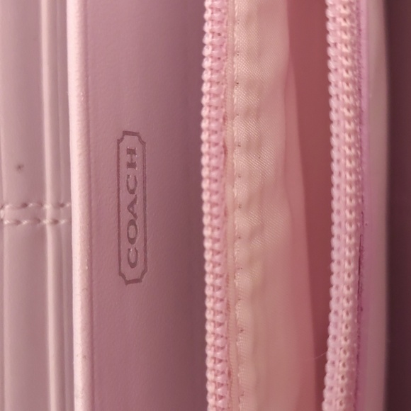 Coach Wallet - Picture 4 of 4